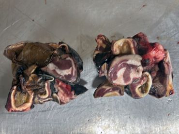 Вуха яловичі заморожені для собак – 5 кг (натуральні ласощі оптом)