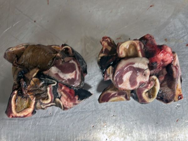 Вуха яловичі заморожені для собак – 5 кг (натуральні ласощі оптом)
